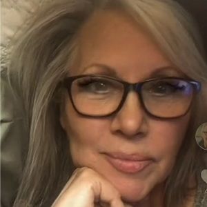 Meet your Posher, Carina